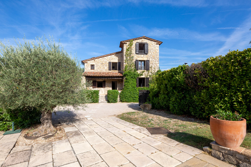French property for sale in Montauroux, Var - €790,000 - photo 2