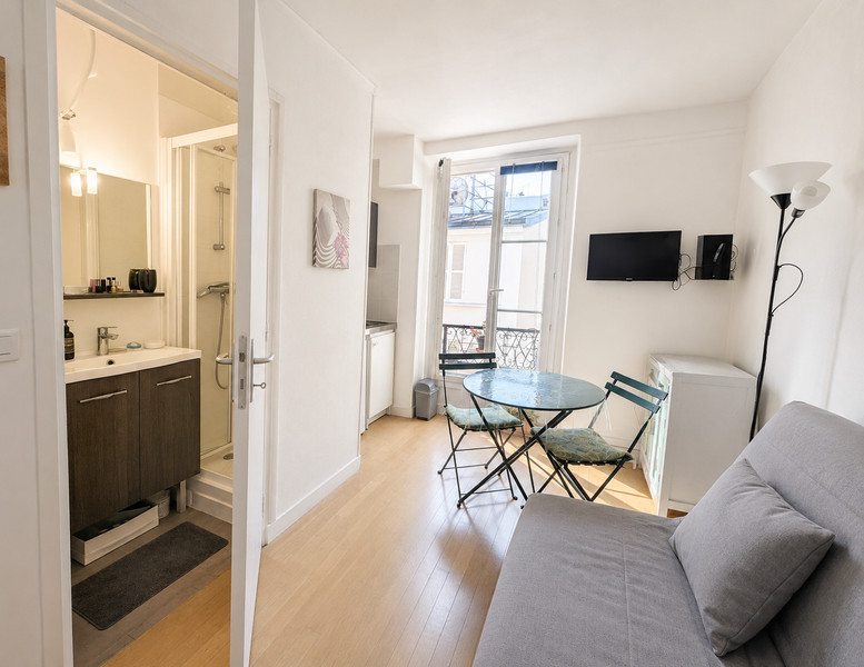 French property for sale in Paris 7e Arrondissement, Paris - €230,000 - photo 0