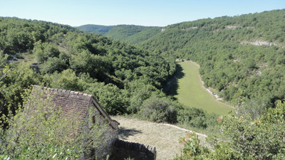 Superb renovated property - house and outbuilding- + barn with breathtaking views, in unspoilt surroundings