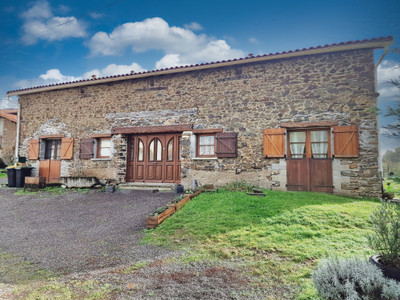 Maison à vendre à Saulgond, Charente, Poitou-Charentes, avec Leggett Immobilier