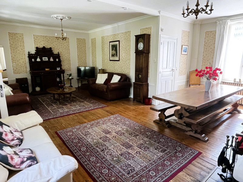 French property for sale in Ruffec, Charente - €525,000 - photo 5