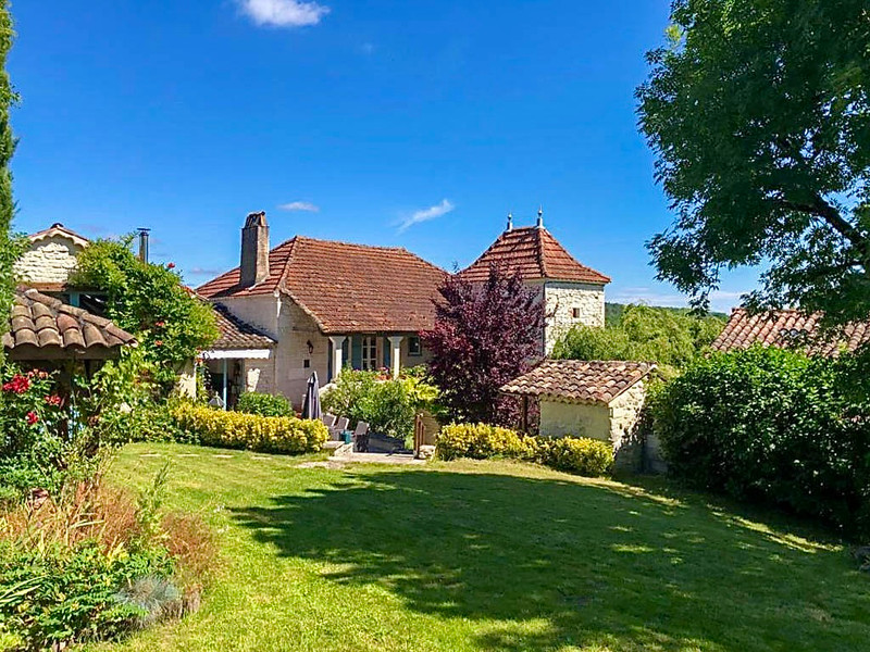 Commercial for sale in BarguelonneenQuercy Lot Up and running