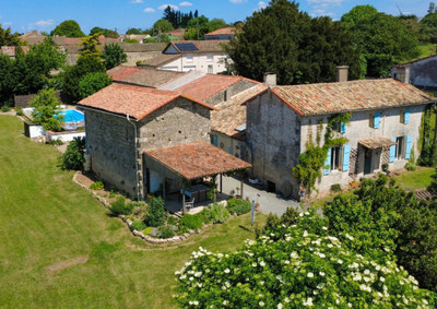 Maison à vendre à Chef-Boutonne, Deux-Sèvres, Poitou-Charentes, avec Leggett Immobilier