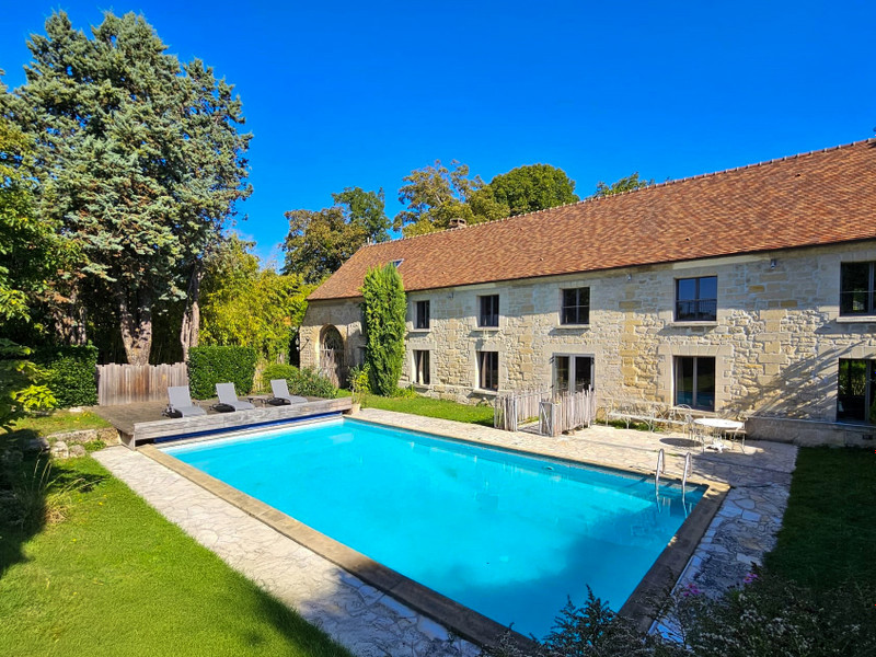 French property for sale in Cergy, Val-d'Oise - €1,300,000 - photo 9