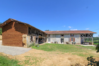 Maison à vendre à Aux-Aussat, Gers, Midi-Pyrénées, avec Leggett Immobilier