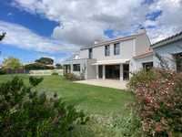 Maison à vendre à Givrand, Vendée - 790.000 € - photo 2