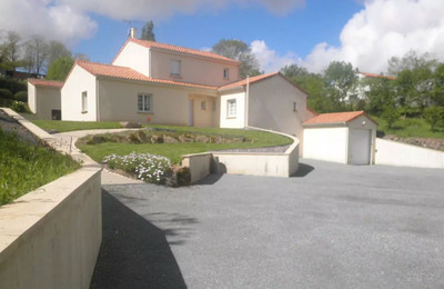 Maison à vendre à Réaumur, Vendée, Pays de la Loire, avec Leggett Immobilier