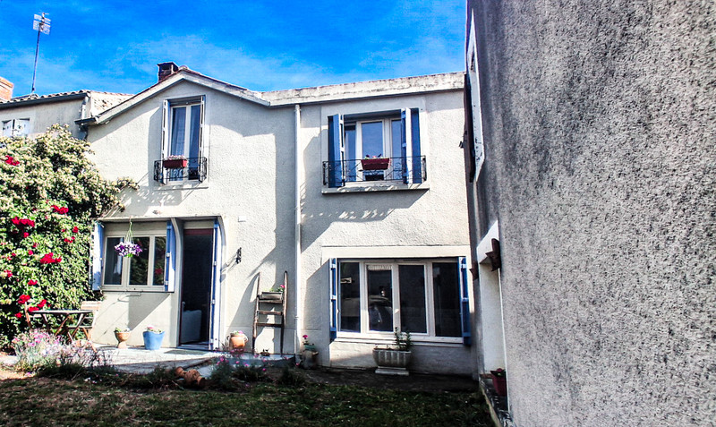 French property for sale in Bazoges-en-Pareds, Vendée - €195,000 - photo 0