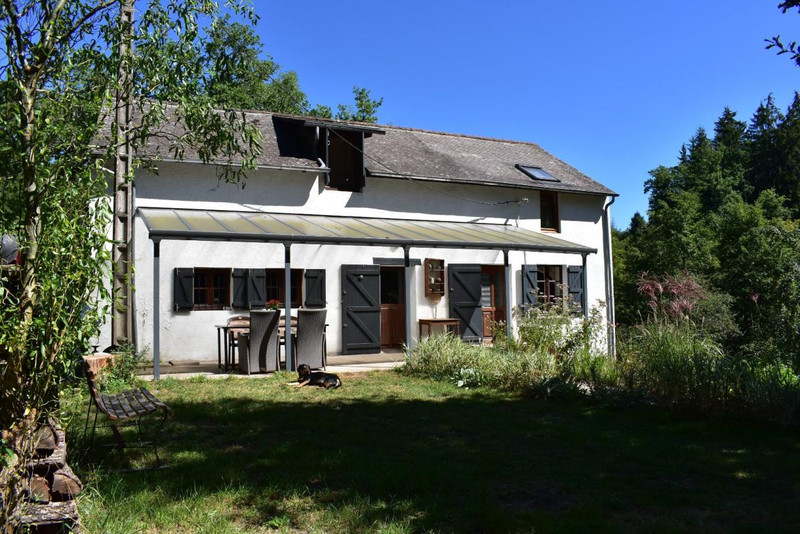 French property for sale in Le Mayet De Montagne, Allier - €170,000 - photo 0