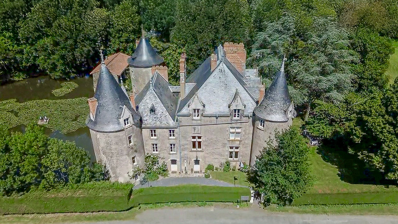 French property for sale in Nantes, Loire_Atlantique - €1,400,000 - photo 0