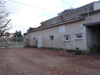 Maison à vendre à Gond-Pontouvre, Charente - 249 100 € - photo 9