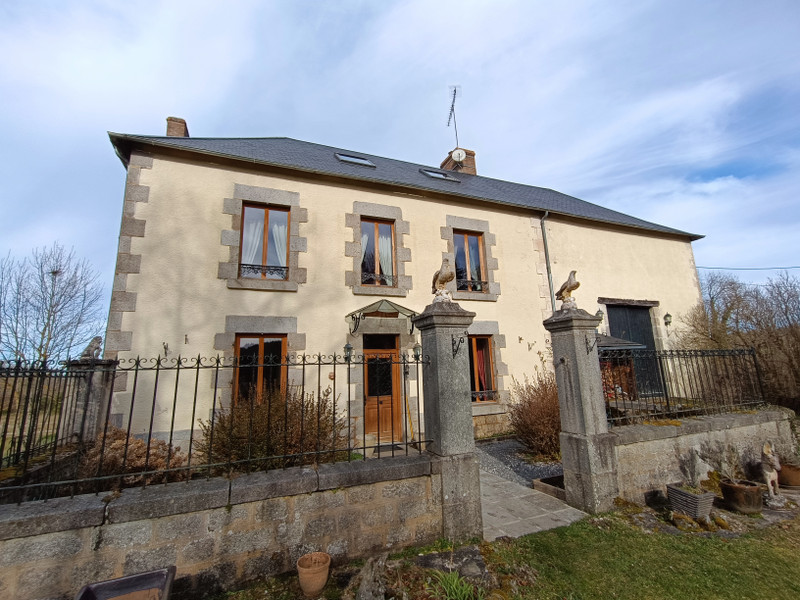 Maison à vendre à Felletin, Creuse - 275.600 € - photo 1