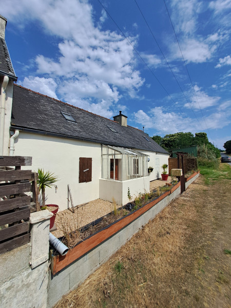 French property for sale in Poullaouen, Finistère - €82,500 - photo 0