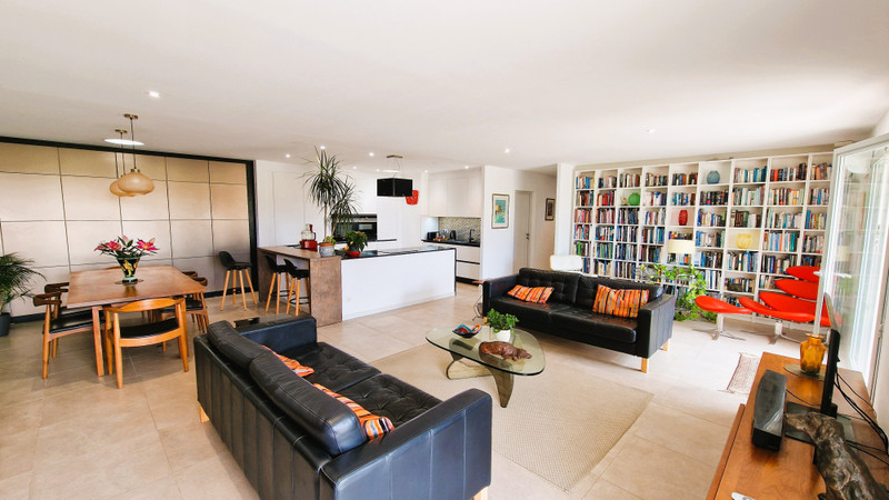 Maison à vendre à Saint-Laurent-des-Combes, Gironde - 369.000 € - photo 1