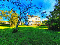 Maison à vendre à Nanteuil-en-Vallée, Charente - 180.000 € - photo 1