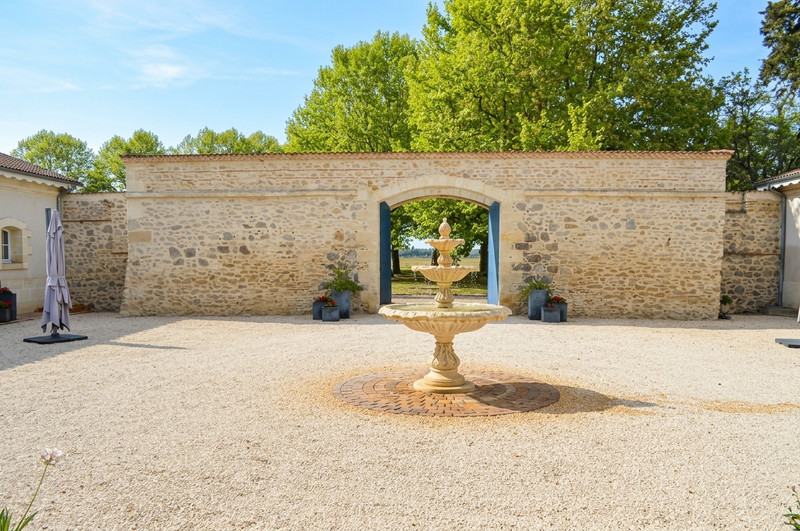 French property for sale in Marmande, Lot-et-Garonne - €1,369,000 - photo 3