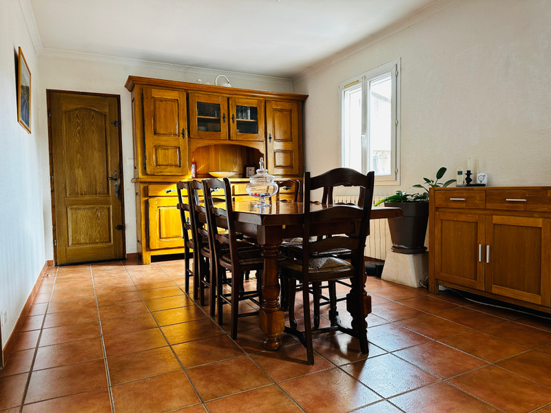 French property for sale in Courthézon, Vaucluse - €375,000 - photo 3