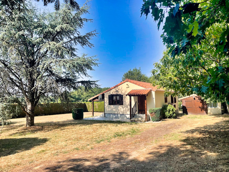 French property for sale in Saint-Saud-Lacoussière, Dordogne - €88,890 - photo 1