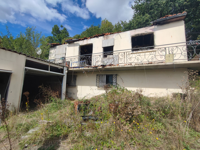 French property for sale in Villars-les-Bois, Charente-Maritime - €51,600 - photo 0