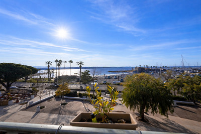 French property for sale in Bandol, Var - €590,000 - photo 1