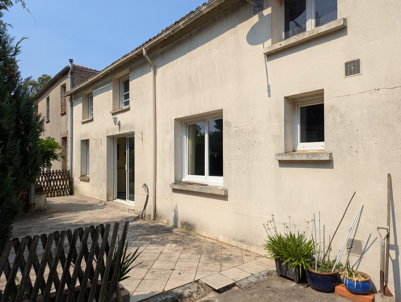 French property for sale in Orée d'Anjou, Maine-et-Loire - €180,000 - photo 0