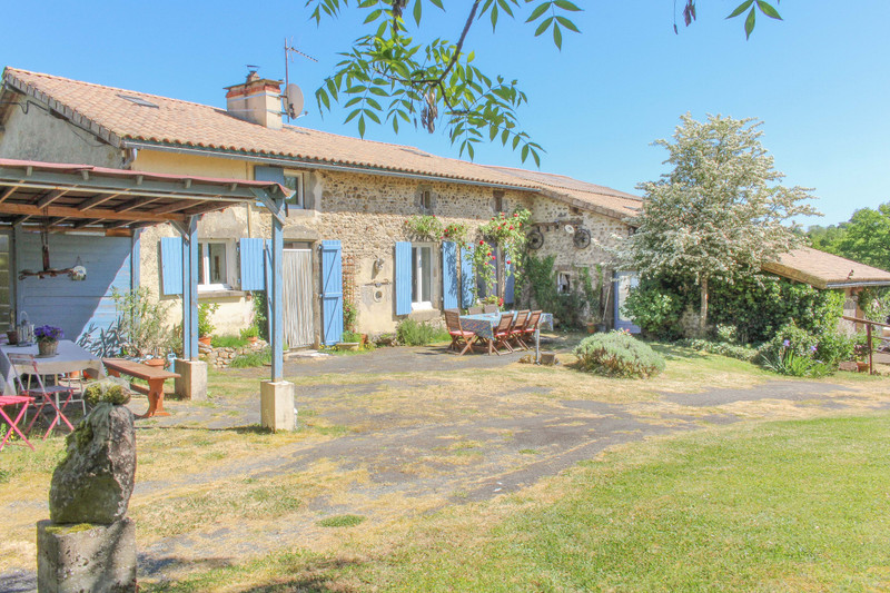 Propriété à vendre à Saint-Pardoux-Soutiers, Deux-Sèvres - photoAltPrice