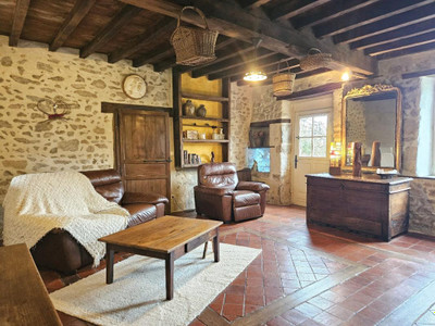 French property for sale in Sainte-Thérence, Allier - €239,000 - photo 2