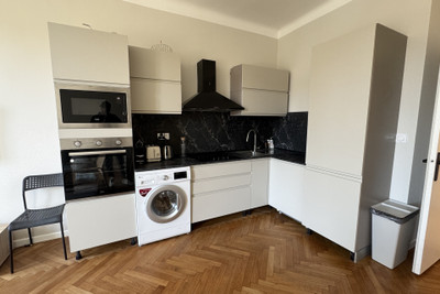 French property for sale in Nice, Alpes-Maritimes - €550,000 - photo 2