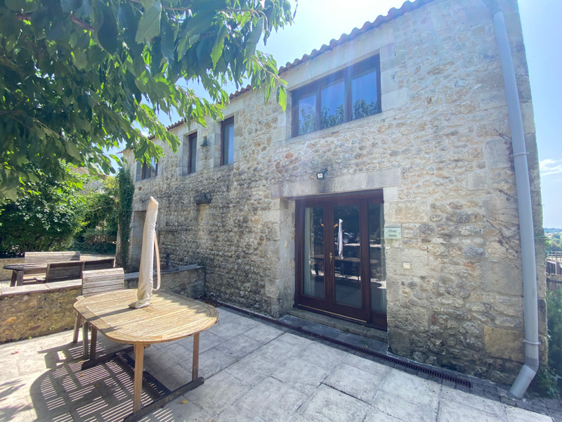 French property for sale in Chevanceaux, Charente-Maritime - €450,000 - photo 2