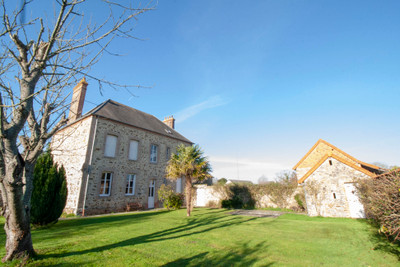 Maison à vendre à Saint-Jean-de-Daye, Manche, Basse-Normandie, avec Leggett Immobilier