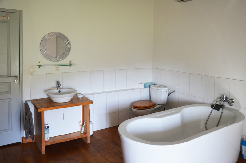 French property for sale in Montbron, Charente - €530,000 - photo 5