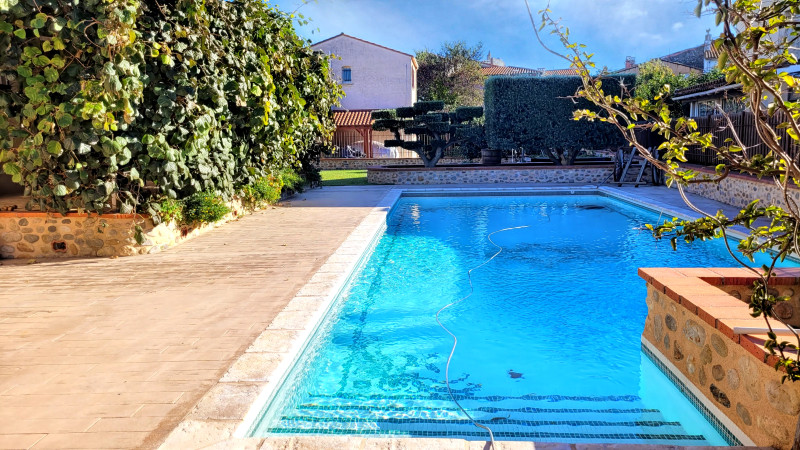 French property for sale in Villelongue-de-la-Salanque, Pyrénées-Orientales - €565,000 - photo 1