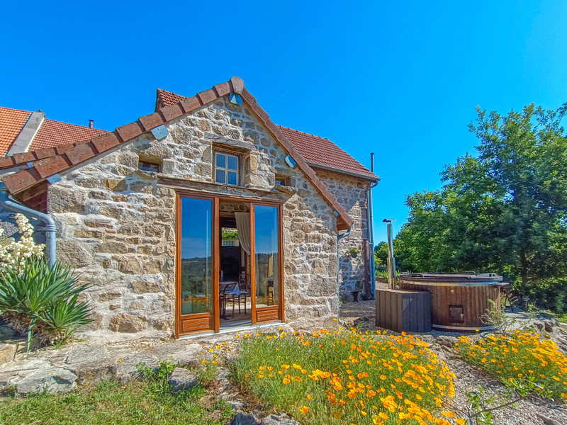 French property for sale in Saint-Gervais-d'Auvergne, Puy-de-Dôme - €449,000 - photo 2