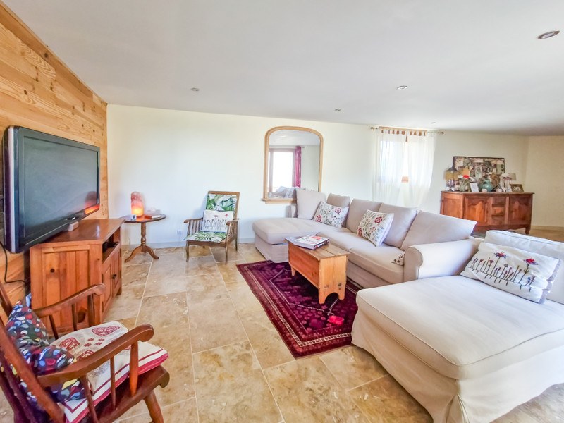 French property for sale in Saint-Amour-Bellevue, Saône-et-Loire - €659,000 - photo 2