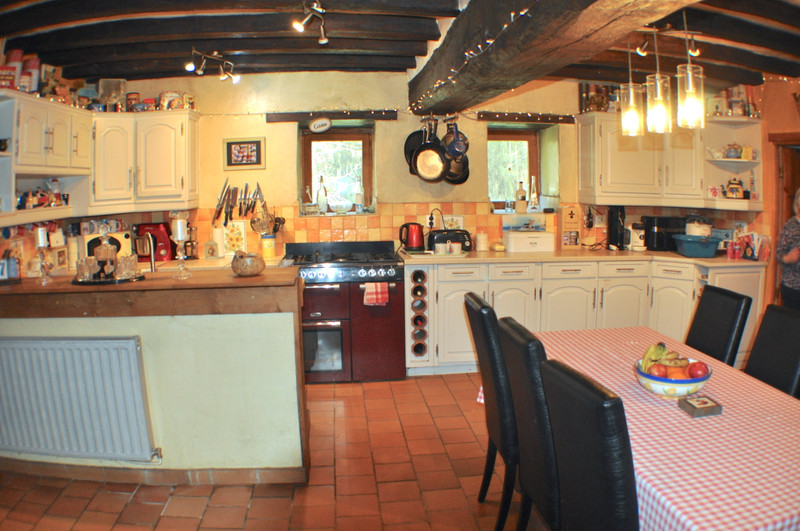French property for sale in Mouliherne, Maine-et-Loire - €455,000 - photo 4