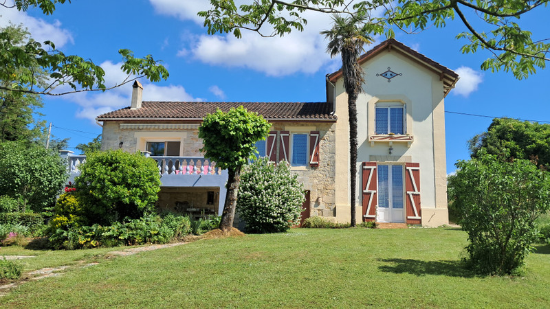 French property for sale in Bourg, Gironde - €371,000 - photo 0