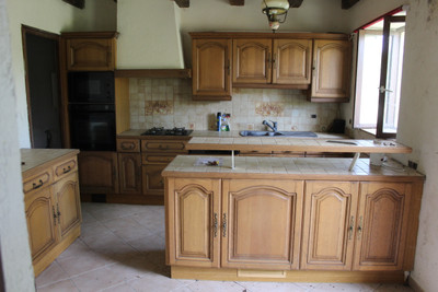 French property for sale in Igé, Orne - €119,000 - photo 2
