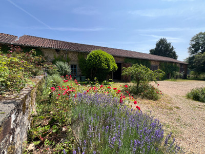 French property for sale in Thiviers, Dordogne - €1,081,200 - photo 2
