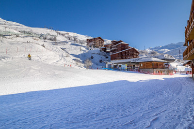 Ski property for sale in Les Menuires - €1,305,000 - photo 0