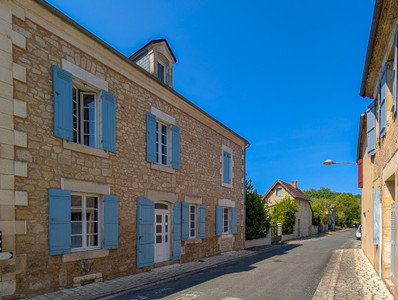 French property for sale in Hautefort, Dordogne - €159,000 - photo 2