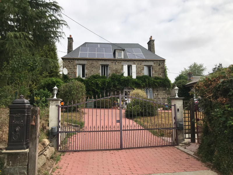Maison à vendre à Condé-en-Normandie, Calvados - 278 200 € - photo 1