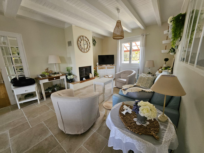 French property for sale in Bassillac et Auberoche, Dordogne - €550,000 - photo 3