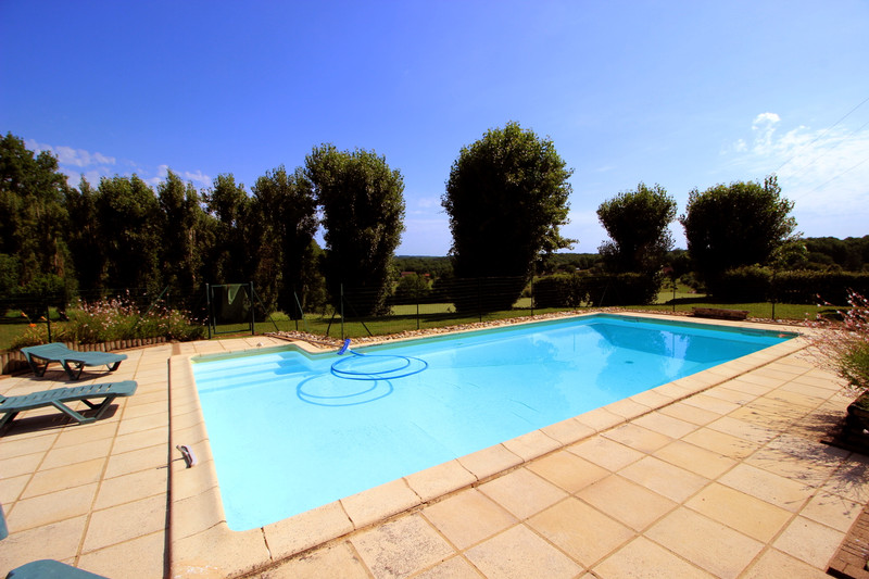 French property for sale in Lalinde, Dordogne - €599,000 - photo 3