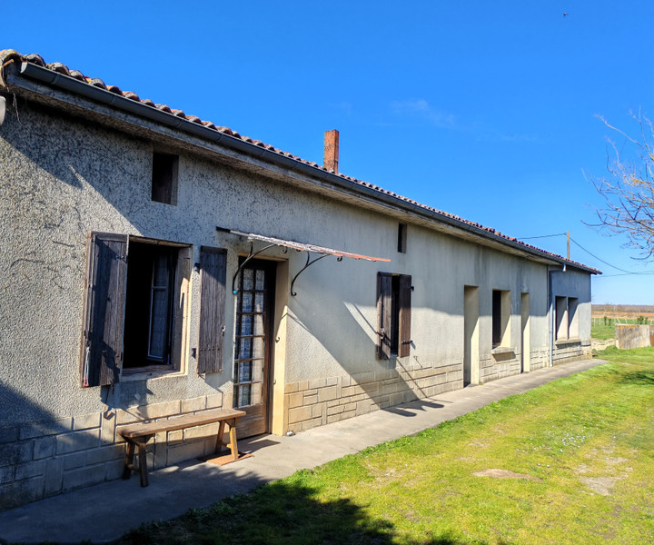 Maison à vendre à La Faye, Charente - 102.300 € - photo 1