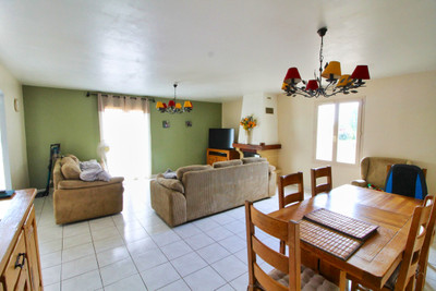 French property for sale in Saint-Pompain, Deux-Sèvres - €220,000 - photo 4
