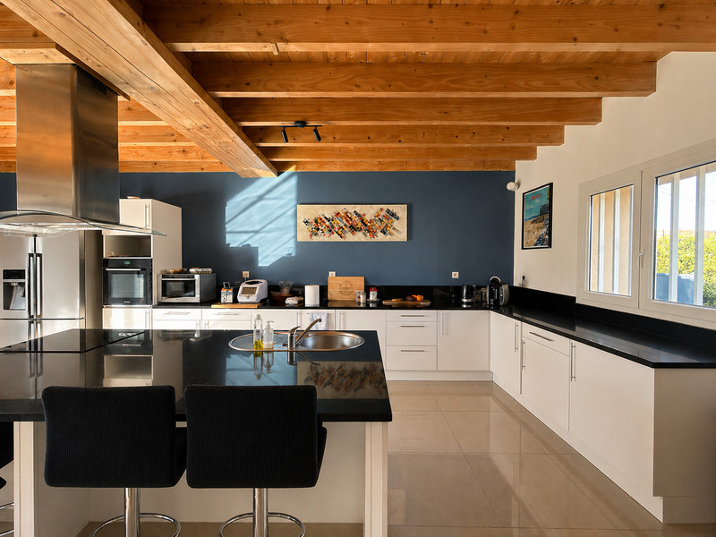 French property for sale in La Lande-de-Fronsac, Gironde - €549,000 - photo 6