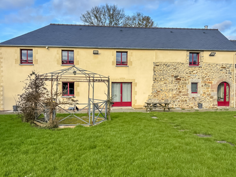 Maison à vendre à Plumaugat, Côtes-d'Armor - 546.000 € - photo 1