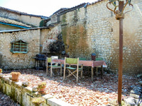 Maison à vendre à Salles-Lavalette, Charente - 69.600 € - photo 3