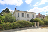 Maison à vendre à La Roche-Posay, Vienne - 265.950 € - photo 1