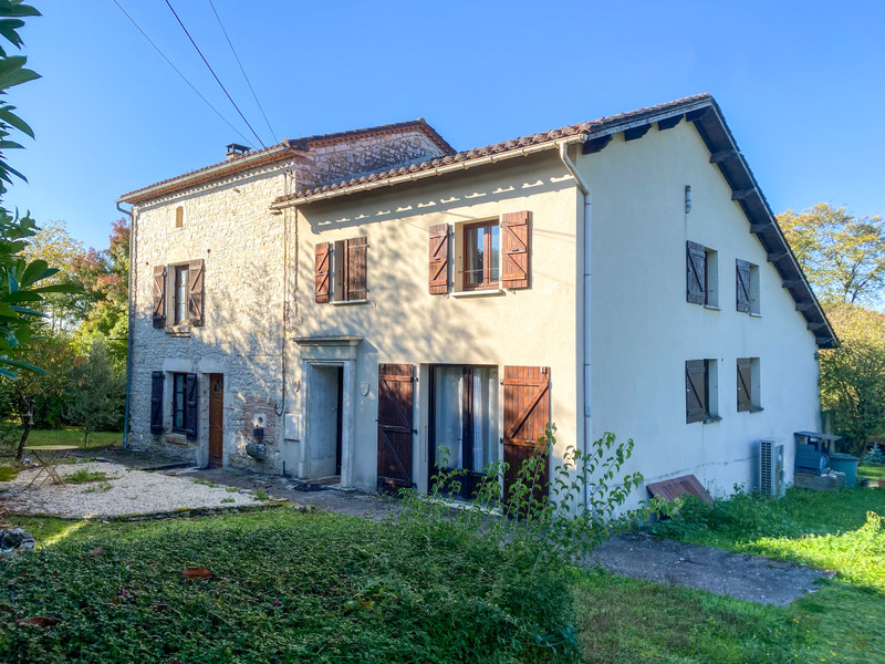 Maison à vendre à Val-de-Bonnieure, Charente - 296.520 € - photo 1